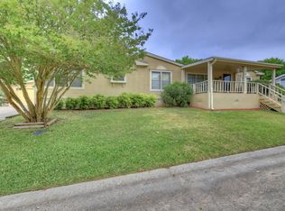 305 Live Oak St, Ingram, TX 78025