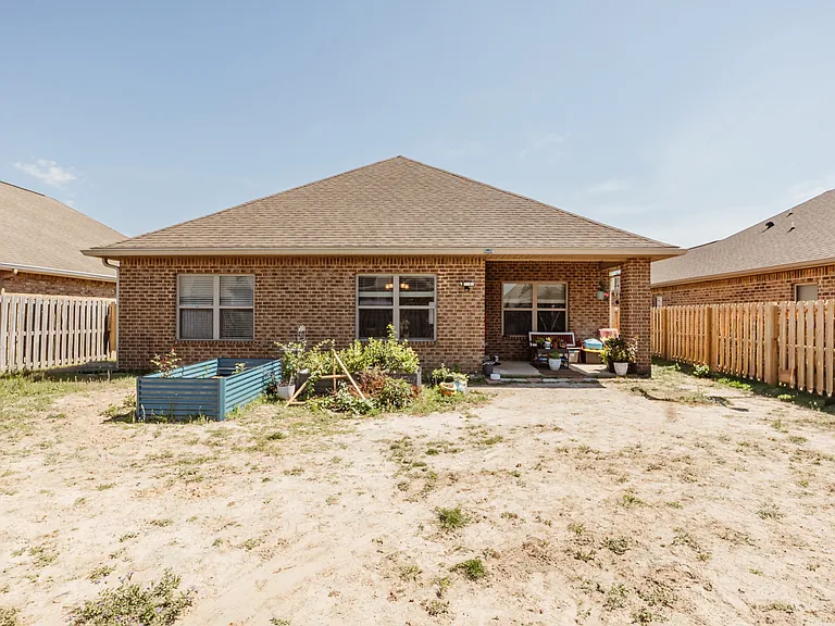 668 Teal St — Photo 25