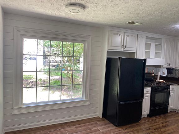 5th image of 131 Black Oak Trl