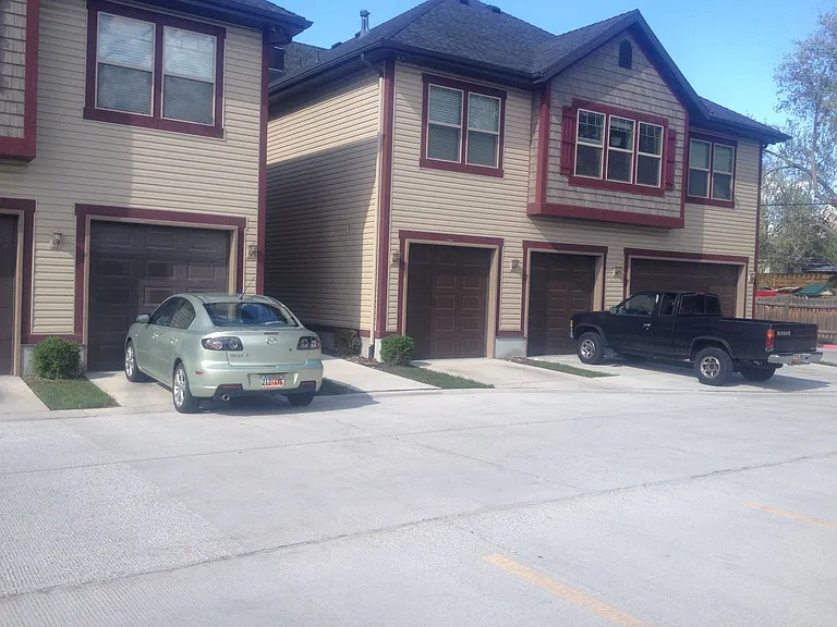 828 E Stratford Ave — Photo 20