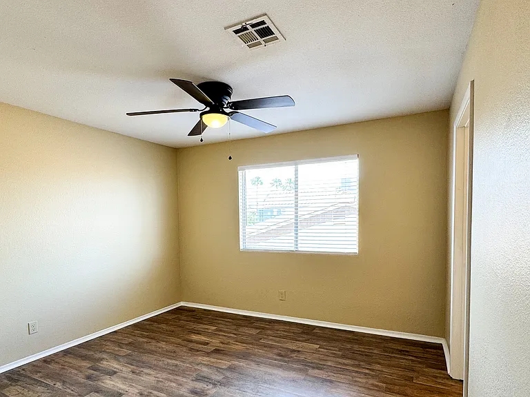 939 Derringer Ln — Photo 12