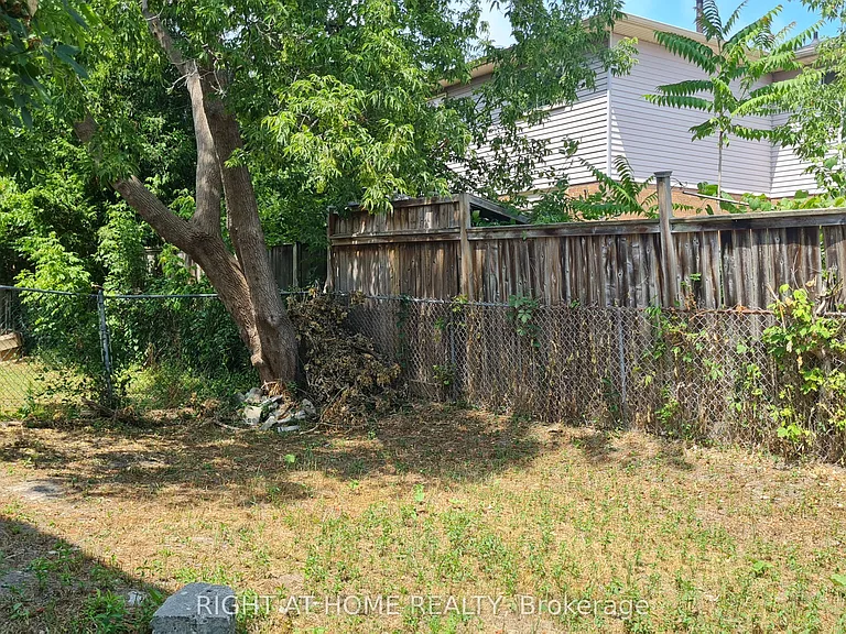 55 Littleleaf Dr #UPPER — Photo 12
