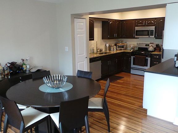 4th image of 2205 Camden Ln
