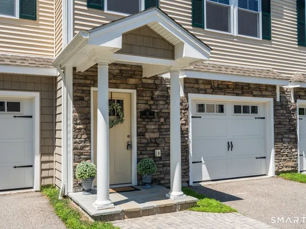 11 Village Crossing #11, East Lyme, CT 06357