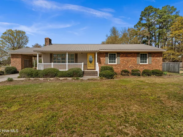 129 Pineland Avenue, Mount Olive, NC 28365