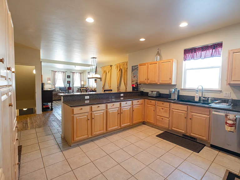 178 Lake View Cir W — Photo 16