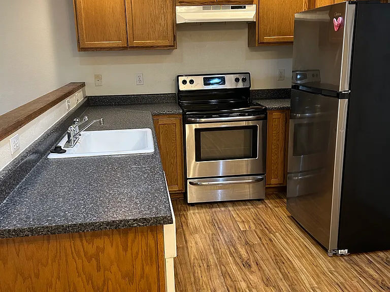 16319 NE Russell St #1 — Photo 4