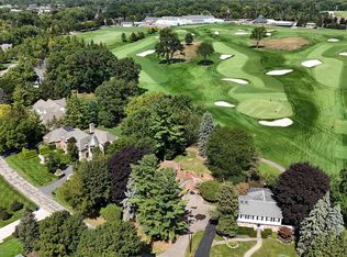 3880 Oakland Dr, Bloomfield Hills, MI 48301