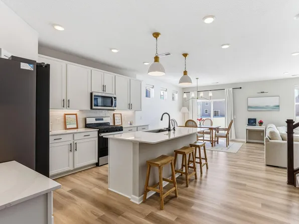 12800 Weber Ct, Rogers, MN 55374