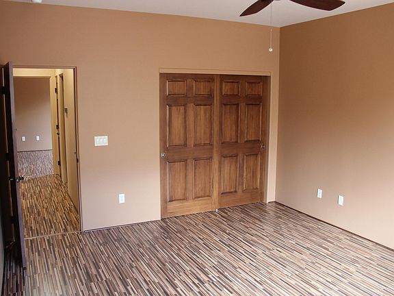 5th image of 905 MCLEAN Drive