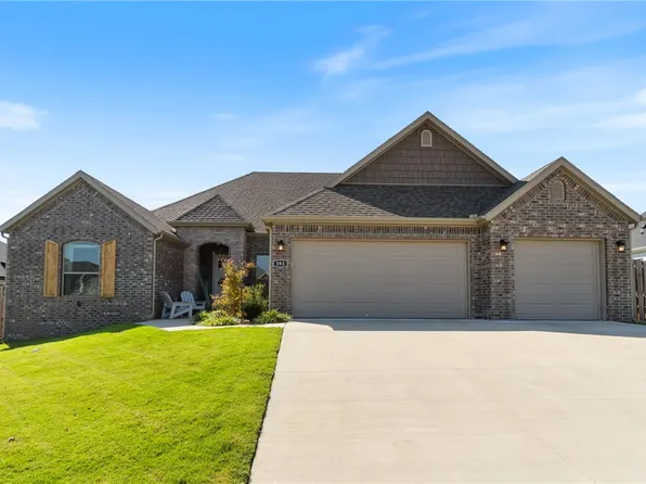 393 S Emerald Woods Run, Farmington, AR 72730