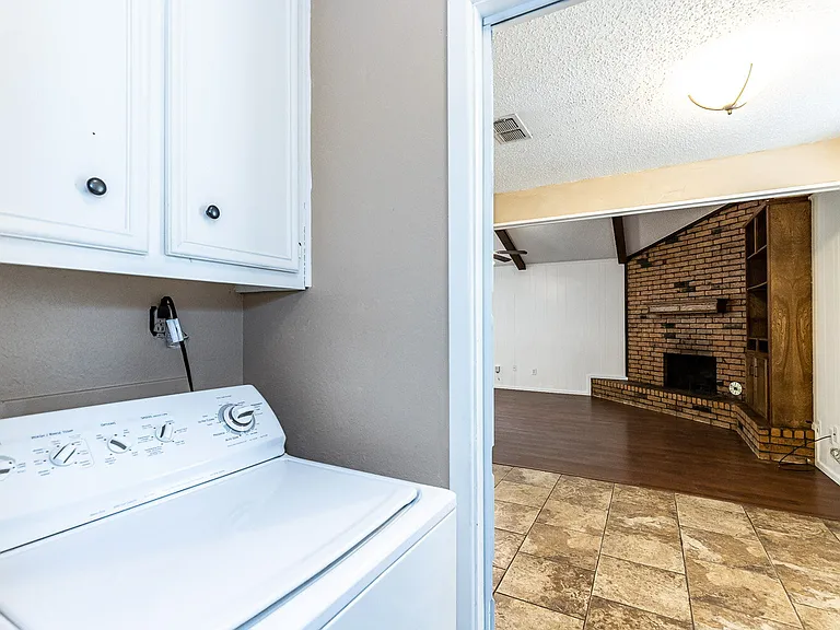 8304 Fremont Ave — Photo 13