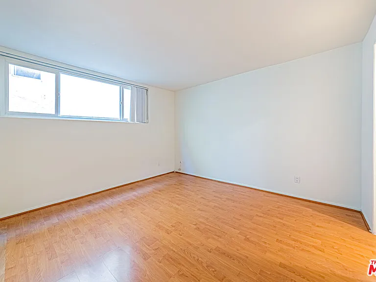 933 S Manhattan Pl — Photo 16