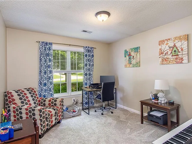 102 Tesi Ct — Photo 33