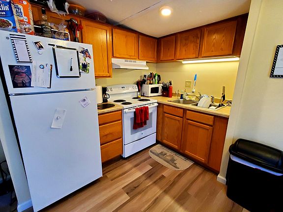 5th image of 714 E College St #20