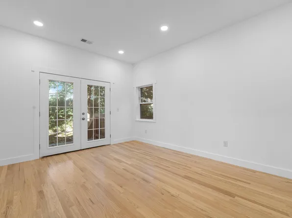 330 Forrest Street image 14 of 33