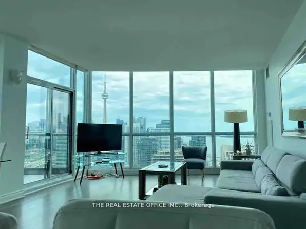 219 Fort York Blvd #Penthouse 02, Toronto, ON M5V 1B1