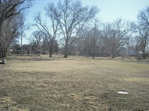 513 W 6th St, Solomon, KS 67480