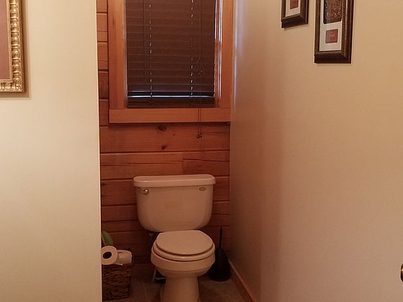 Hall bath ceramic tile floor