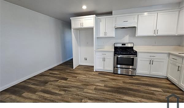 1st image of 213 W 43rd St