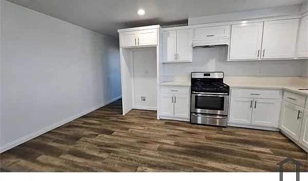 213 W 43rd St