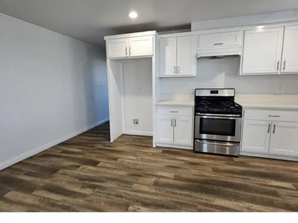 213 W 43rd St, Los Angeles, CA 90037