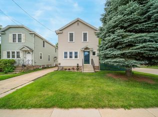 17 Scott Ave, Oshkosh, WI 54901