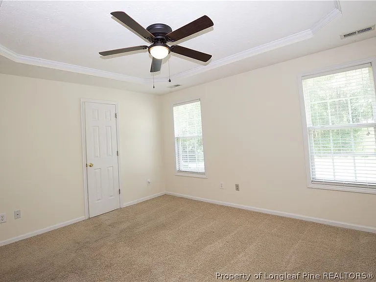 112 Raymond St — Photo 32