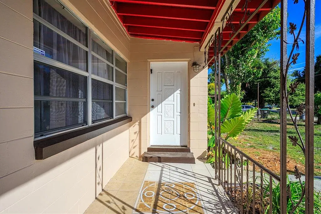 4 bed, 2.0 bath, 1822 sqft, $2,900 — Photo 3