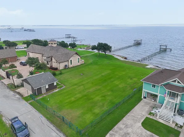 1714 Roscoe St, La Porte, TX 77571