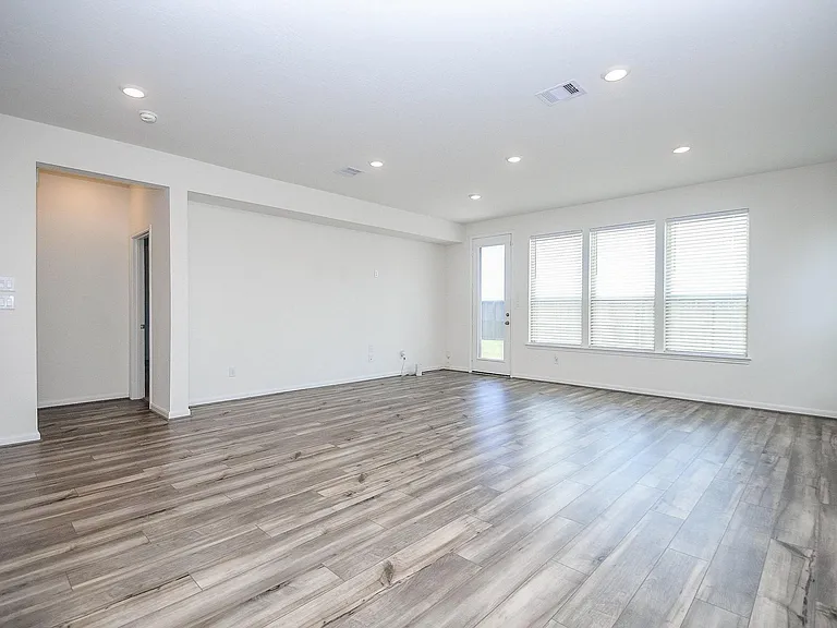 3043 Kastania Ln — Photo 36