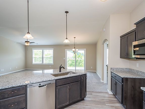 4th image of 812 Yorkshire Dr #17-301