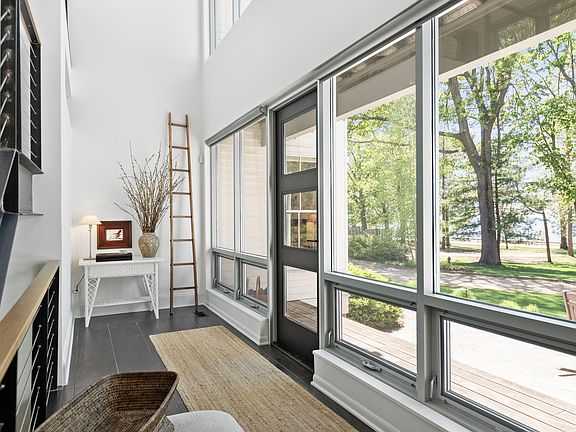 5th image of 2787 Lakeshore Dr