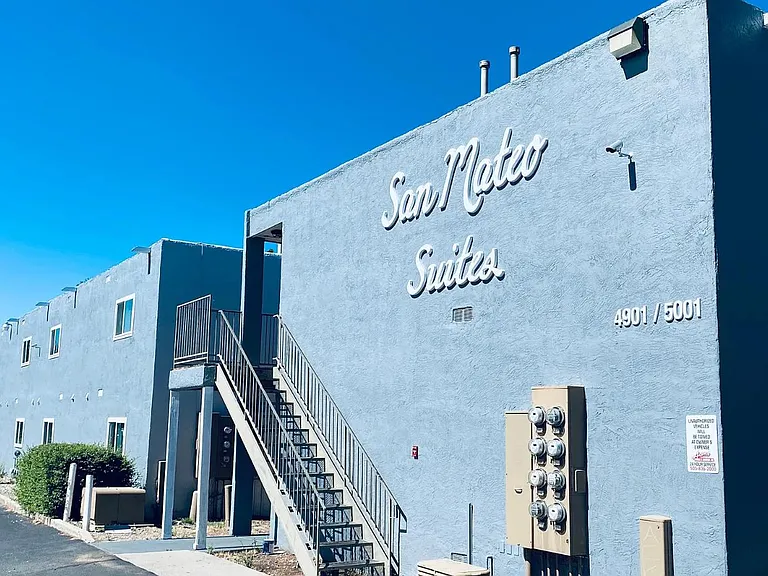 SAN MATEO SUITES — Photo 17