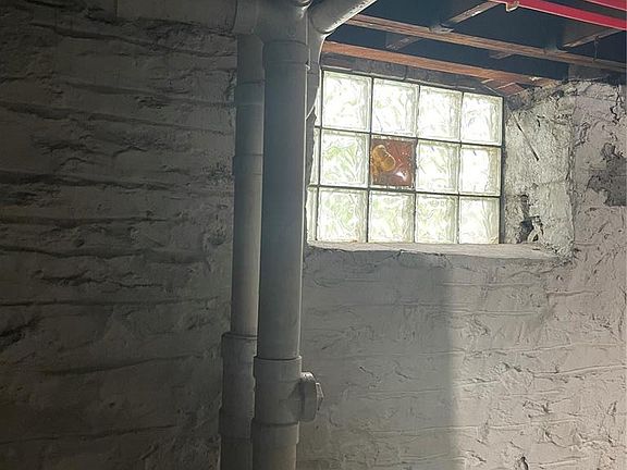 2nd image of 4328 Grace Ave