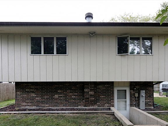 5th image of 301 Blackstone Ave