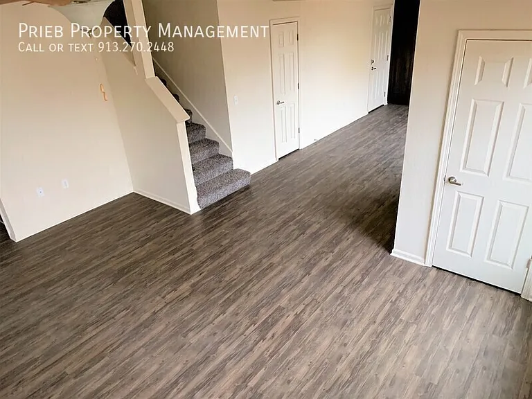 21652 W 126th Ter #21 — Photo 3