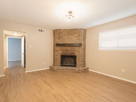 3rd image of 717 Lariat Ln