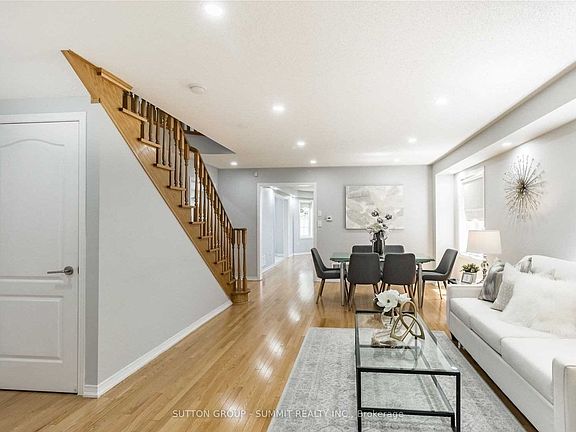 3rd image of 17 River Heights Dr