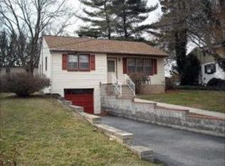 918 Wheaton Dr, Lancaster, PA 17603