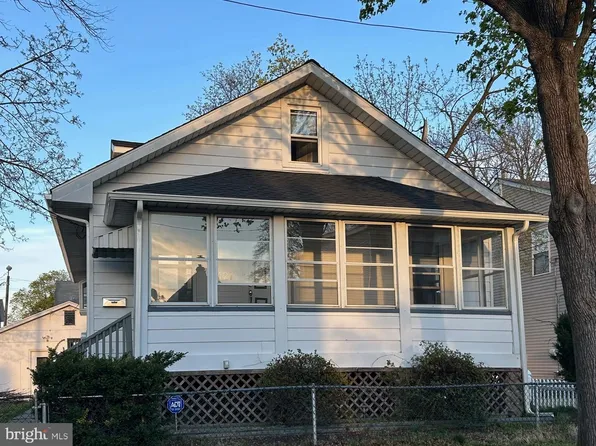 427 Buttonwood St, Delanco, NJ 08075