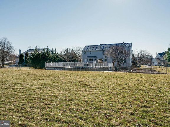 5th image of 336 Vista Dr