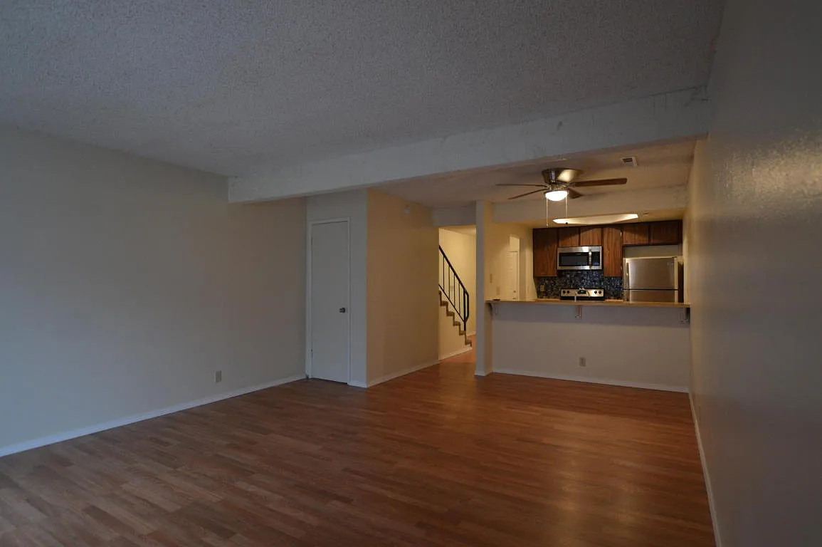 1275 Wurch Way photo 1