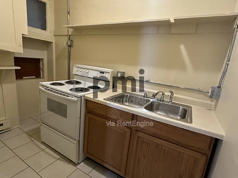 601 Monroe Ave #26 — Photo 6