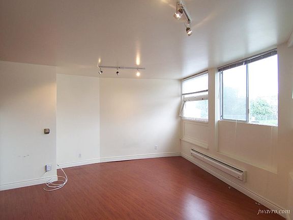 5th image of 107 Southern Heights Ave #2