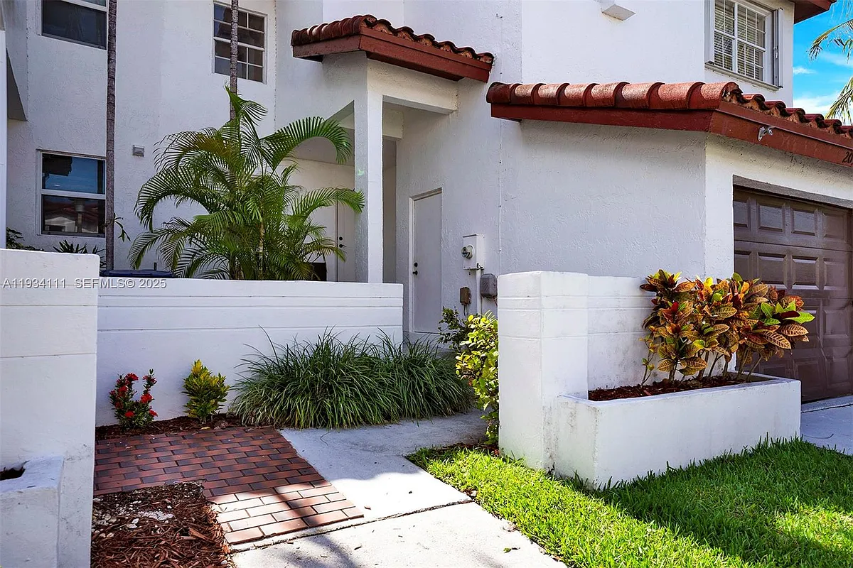 Building Photo - 20995 SW 84th Ave