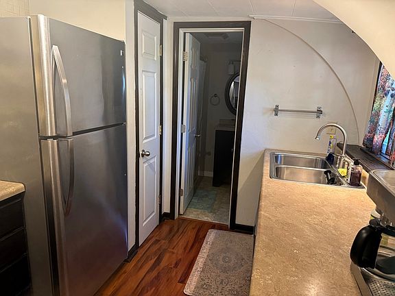 5th image of 311 S Walnut St
