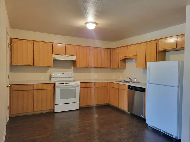 1534 Shoshoni Trl — Photo 4