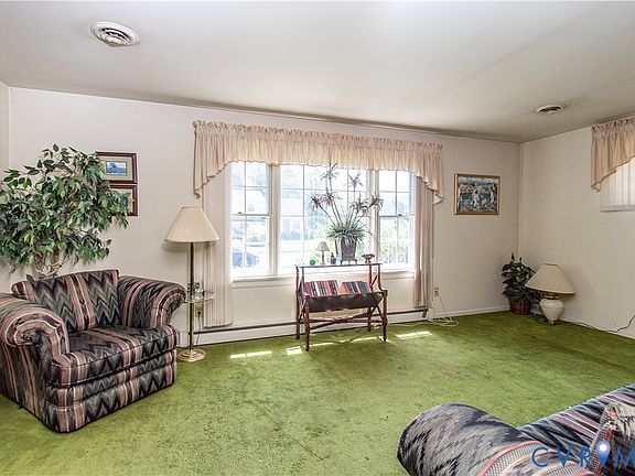4th image of 1930 Greenfield Dr