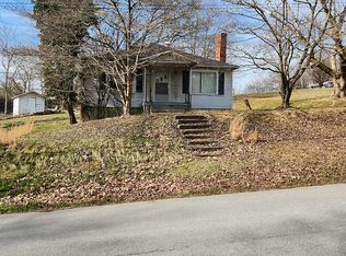 409 Kaywood Ave, Mount Carmel, TN 37645